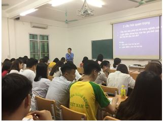 ThS. Nguyễn Công Ước trình bày seminar